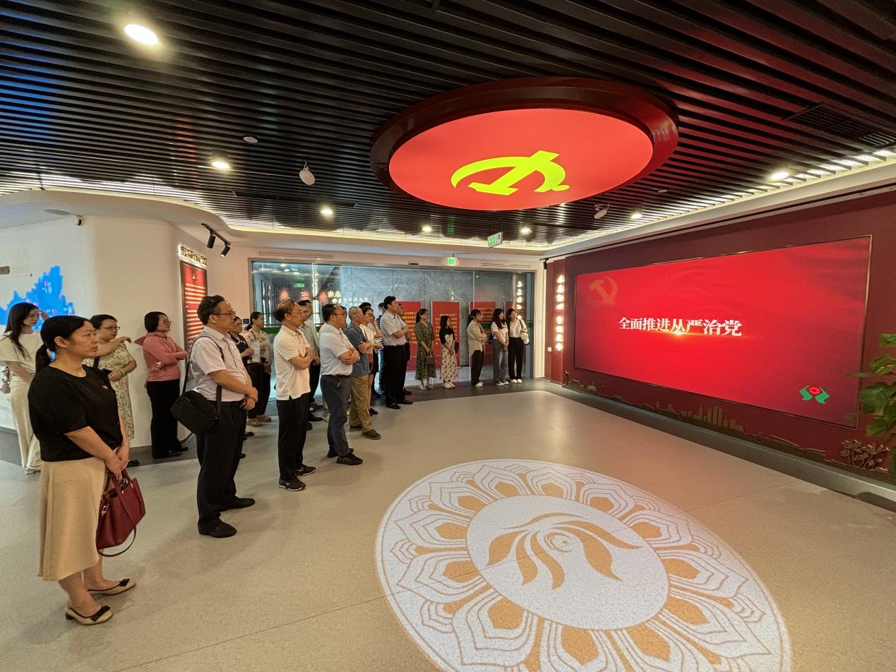 英国上市公司365