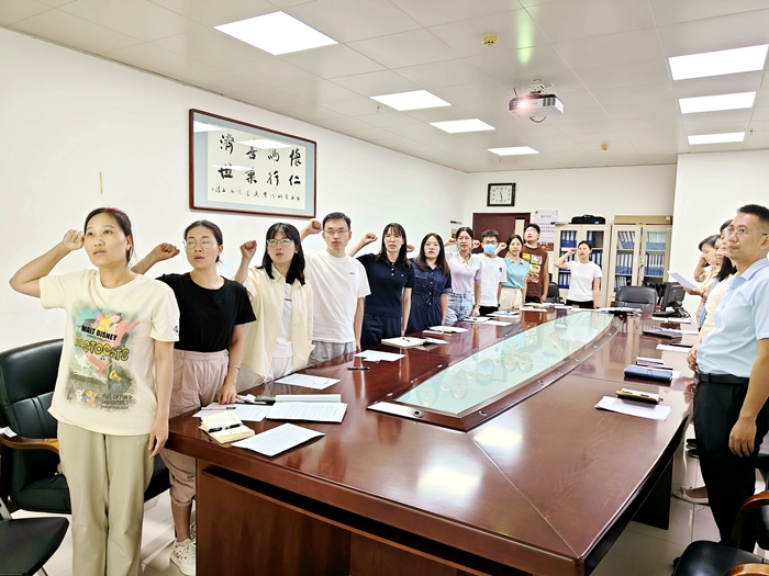 新闻图2.jpg 英国上市公司365