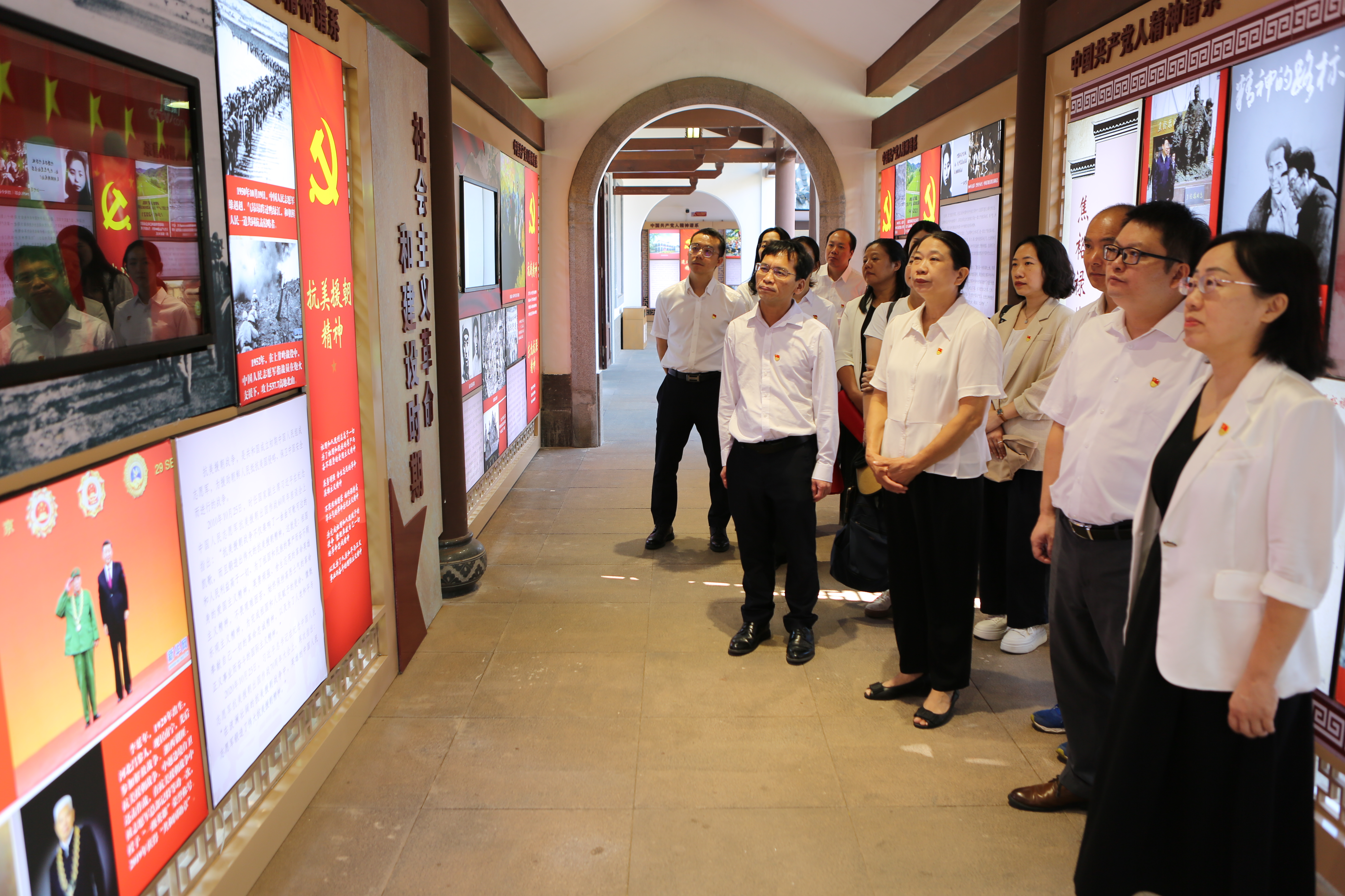 2.jpg 英国上市公司365