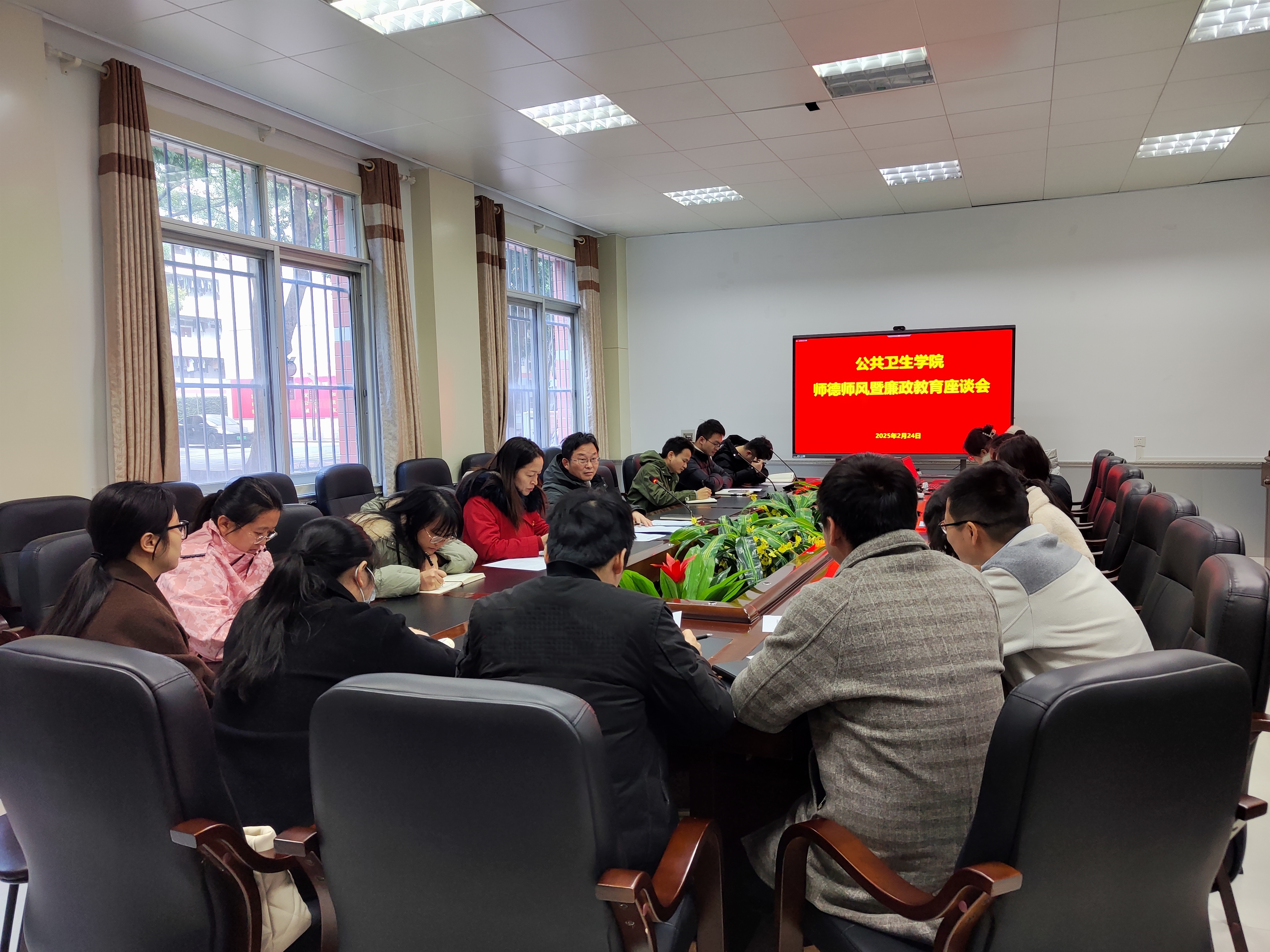 10FB680AAB96DAB824922BE8D97F13EC.jpg 英国上市公司365